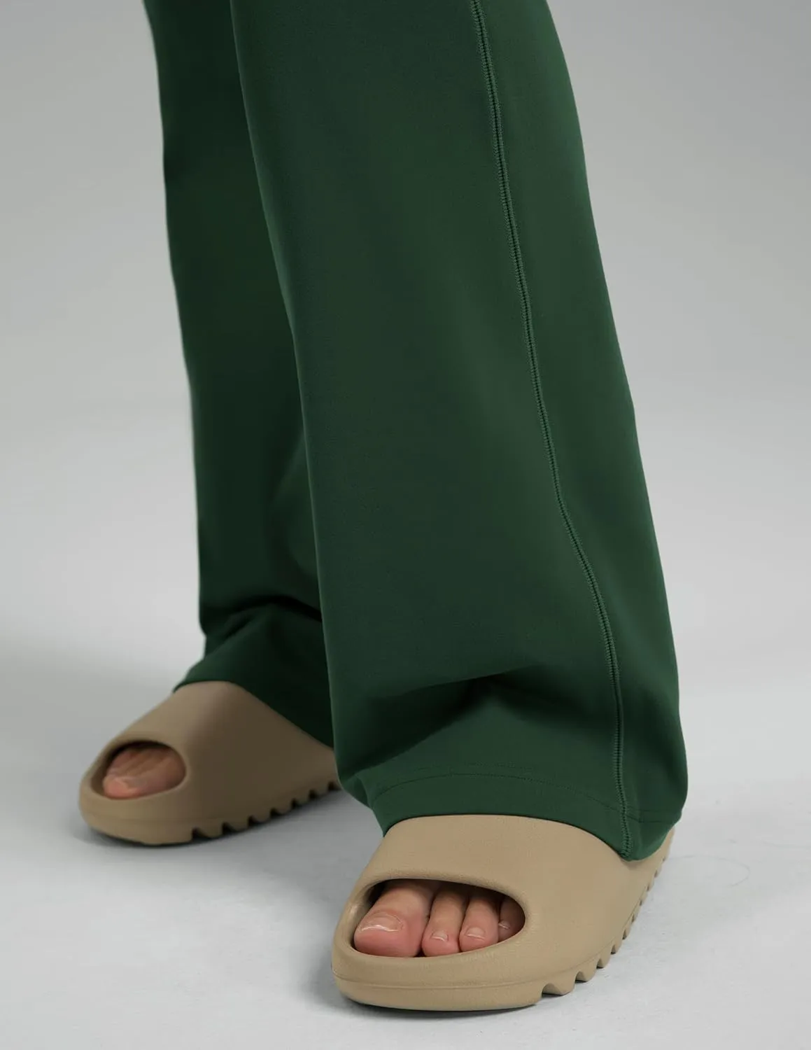 Colorfulkoala Women's Dreamlux High Waisted Flared Leggings with Zippered Pockets Wide Leg Yoga Pants 29.5" / 31.5" Inseam