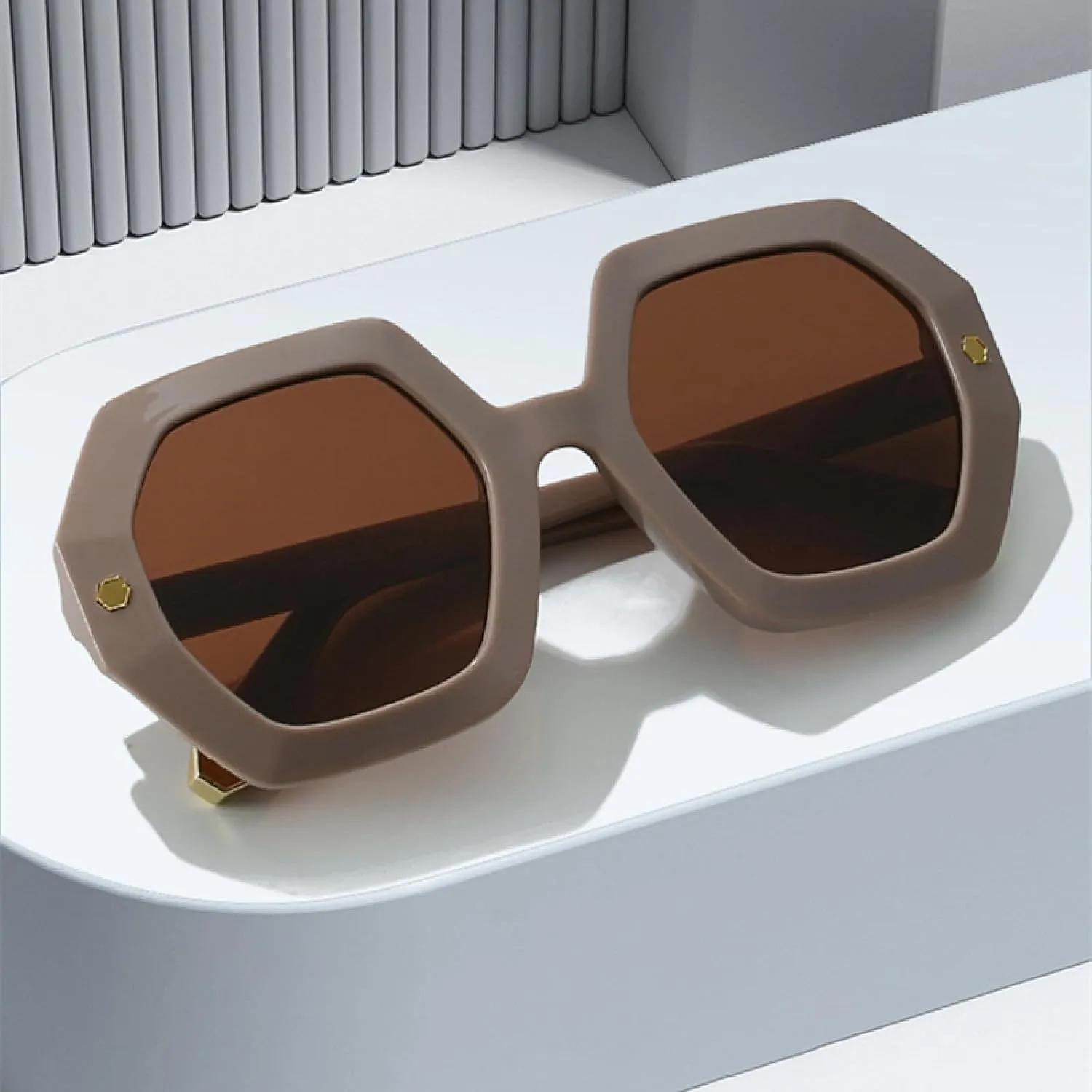 Vintage Polygon Sunglasses for Women Fashion Metal Rivets Uv400 Trending Men Gradient